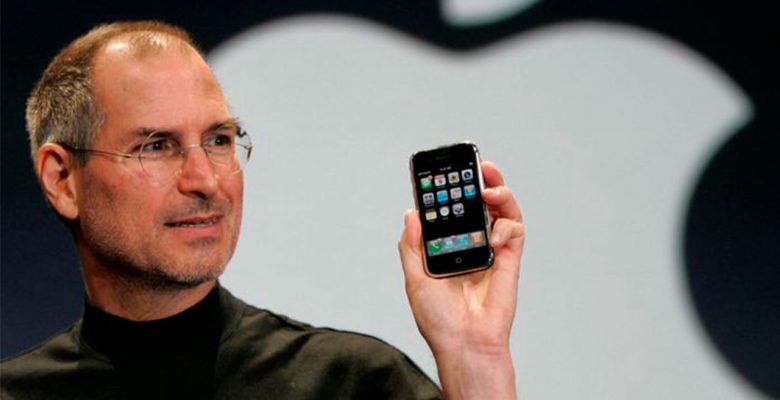 Steve Jobs tarafınca imzalanan ilk Apple çeki açık arttırmada!