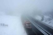 Bolu Dağı’nda sis ve kar görüş mesafesini 20 metreye düşürdü